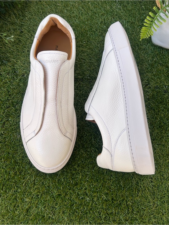 Magnanni Other - MAGNANNI Laska Slip-On Sneaker
WHITE men size 9.5 new
$475